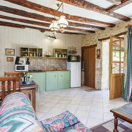 Holiday home Maison Avec Un Grand Jardin En Pleine Nature